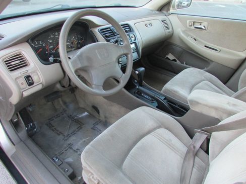 Used 2000 Honda Accord LX image 9