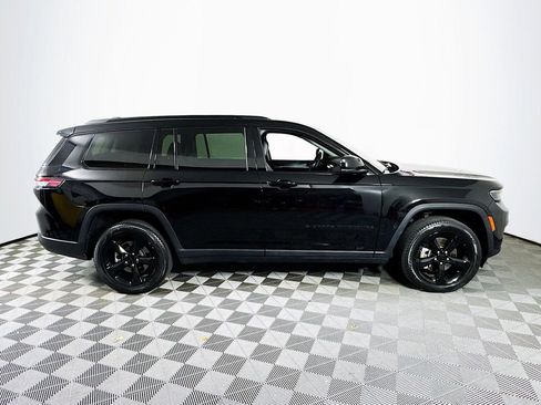 Used 2023 Jeep Grand Cherokee L Limited w/ Black Appearance Package image 8