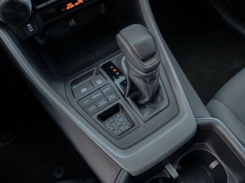 Used 2024 Toyota RAV4 LE image 18