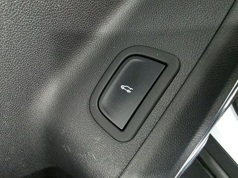 Used 2024 GMC Acadia Elevation FWD image 22