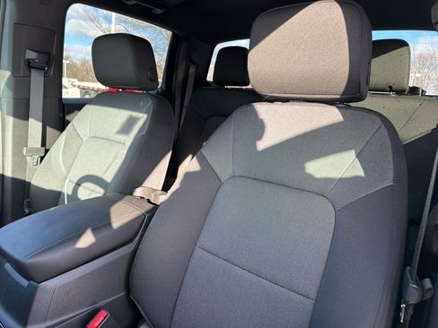 Used 2024 Chevrolet Colorado W/T w/ Safety Package image 9