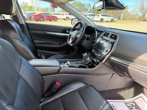 Used 2023 Nissan Maxima SV w/ Floor Mat Group image 14