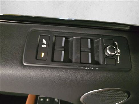 Used 2016 Land Rover Range Rover Sport Supercharged AWD/4WD image 28