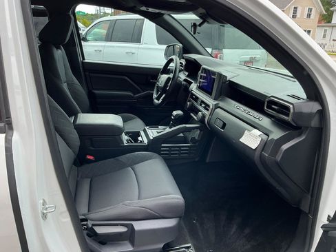 Used 2024 Toyota Tacoma SR RWD image 17