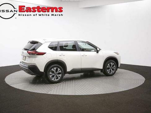 Used 2022 Nissan Rogue SV w/ SV Premium Package image 86