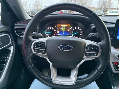 Certified 2021 Ford Explorer XLT w/ Equipment Group 202A image 41