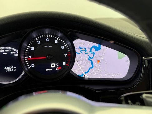 Used 2019 Porsche Panamera RWD image 19