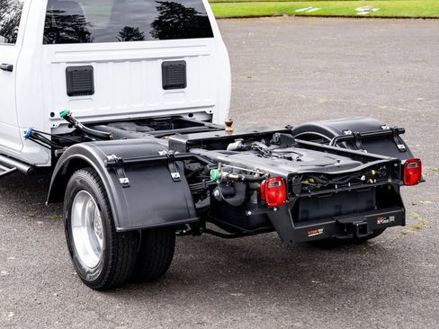 Used 2024 RAM 5500 Tradesman w/ Chrome Appearance Group image 33