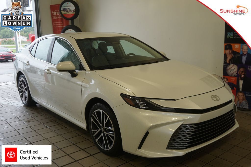 Used 2025 Toyota Camry XLE AWD/4WD image 1