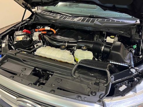 Used 2022 Ford F150 Limited image 9