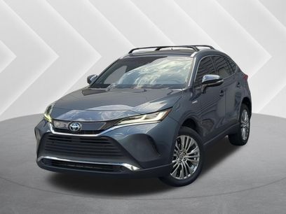 Used 2021 Toyota Venza XLE w/ Softex Package