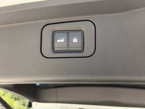 Used 2025 INFINITI QX80 Luxe RWD image 32