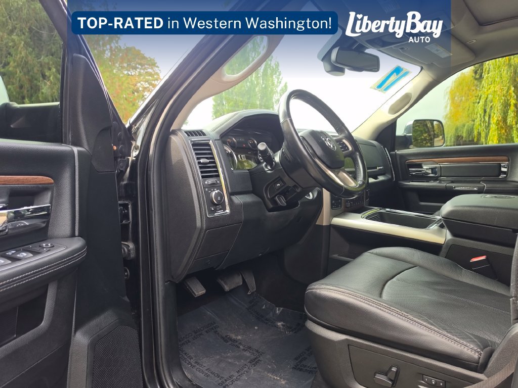 Used 2017 RAM 1500 Laramie AWD/4WD image 9