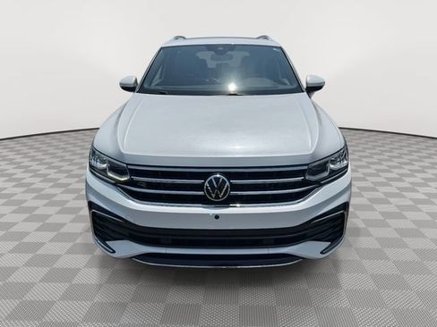 Used 2022 Volkswagen Tiguan SEL R-Line AWD/4WD image 2