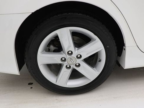 Used 2013 Toyota Camry SE image 9