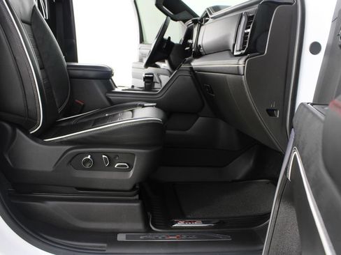 Used 2025 GMC Sierra 1500 AT4X AWD/4WD image 26