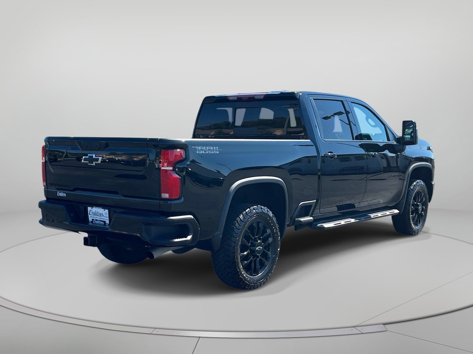 Used 2025 Chevrolet Silverado 2500 LTZ w/ LTZ Plus Package AWD/4WD image 3