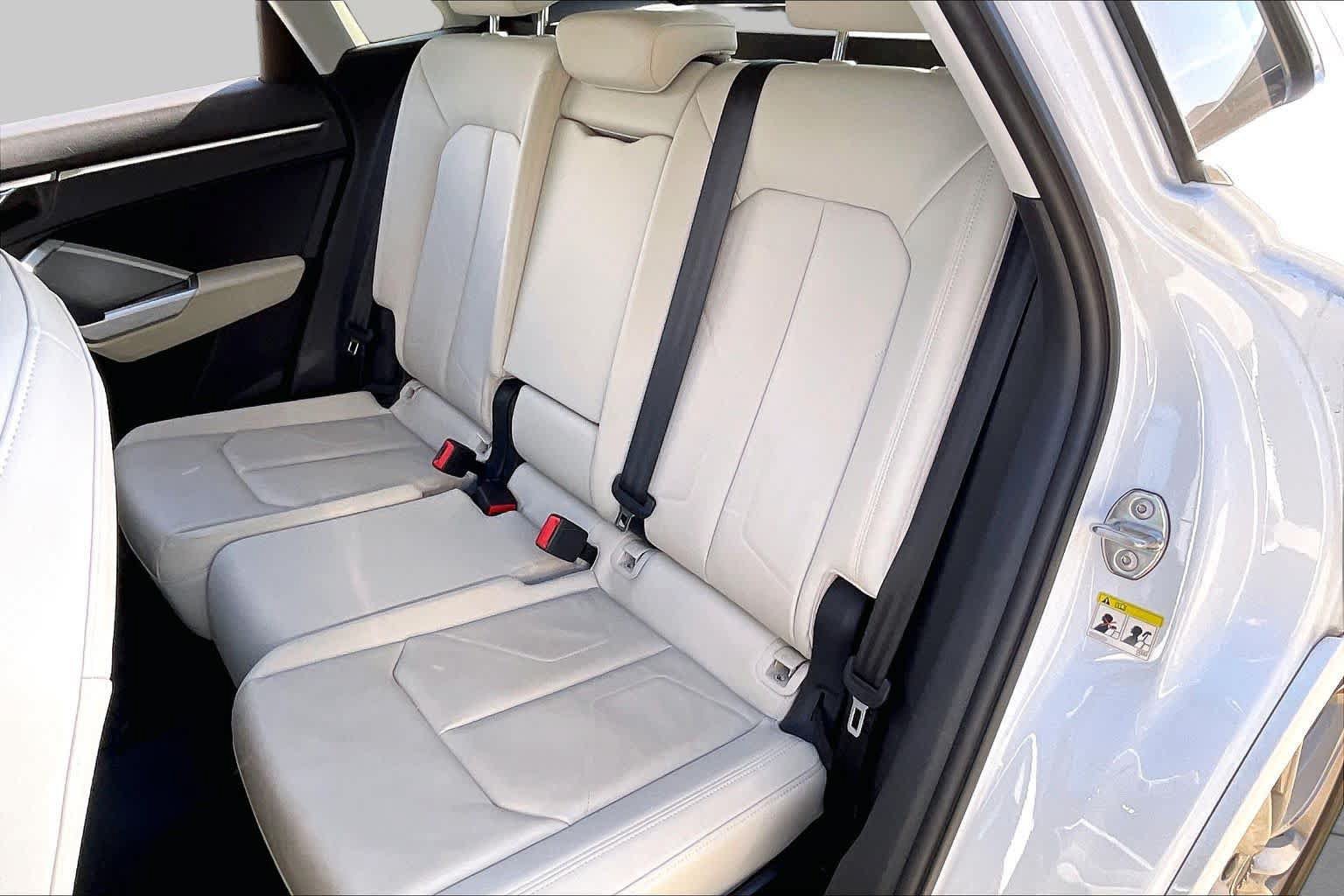 Used 2020 Audi Q3 2.0T Premium w/ Convenience Package AWD/4WD image 20
