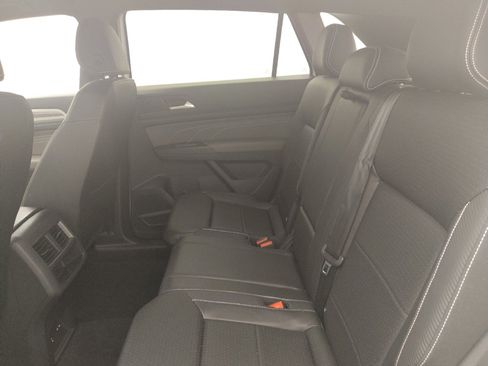 Used 2023 Volkswagen Atlas Cross Sport SE FWD image 18