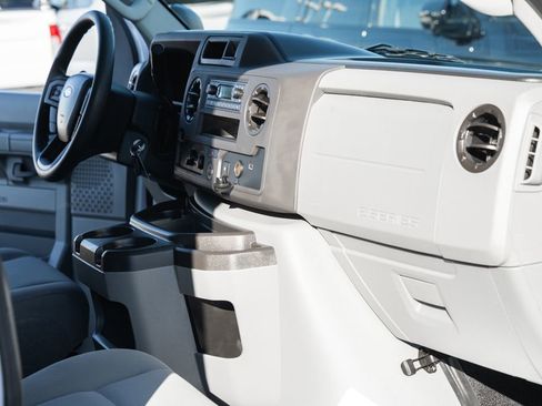 Certified 2023 Ford E-450 and Econoline 450 Super Duty w/ Power Windows & Locks Group RWD image 19