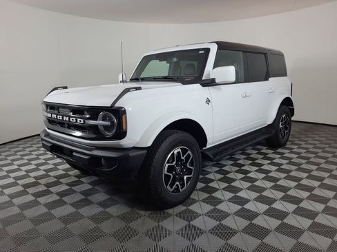 Used 2025 Ford Bronco Outer Banks image 7