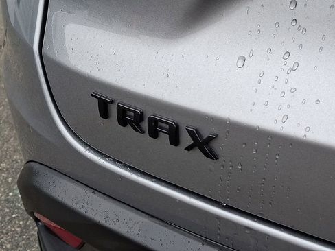 Used 2024 Chevrolet Trax RS w/ Driver Confidence Package image 33