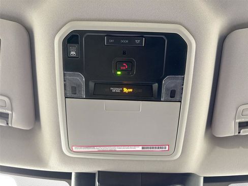 Used 2024 Toyota Tundra Limited image 6