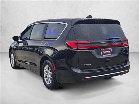 New 2027 Chrysler Pacifica Select FWD image 9