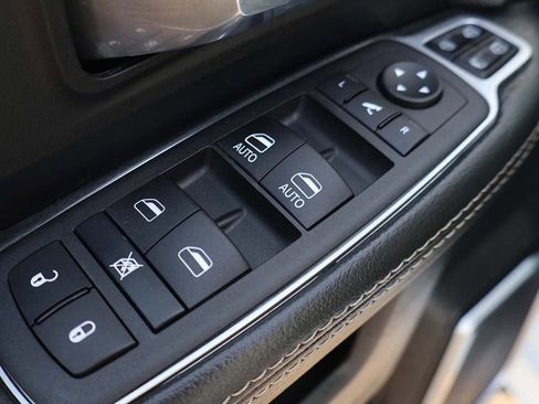 Used 2024 RAM 2500 Laramie image 33