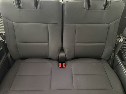 Used 2025 Ford Explorer Active AWD/4WD image 14