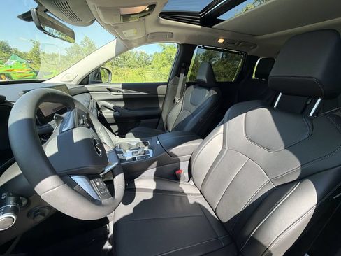 Certified 2026 INFINITI QX60 Luxe w/ Cargo Package FWD image 13
