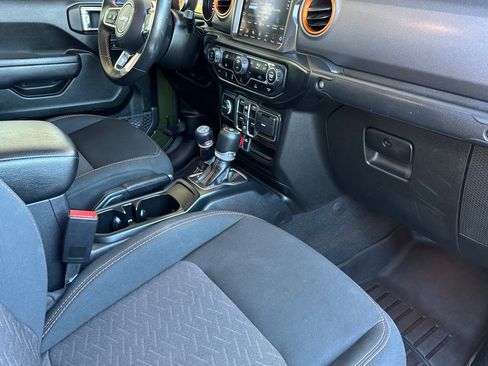 Used 2022 Jeep Gladiator Mojave image 18