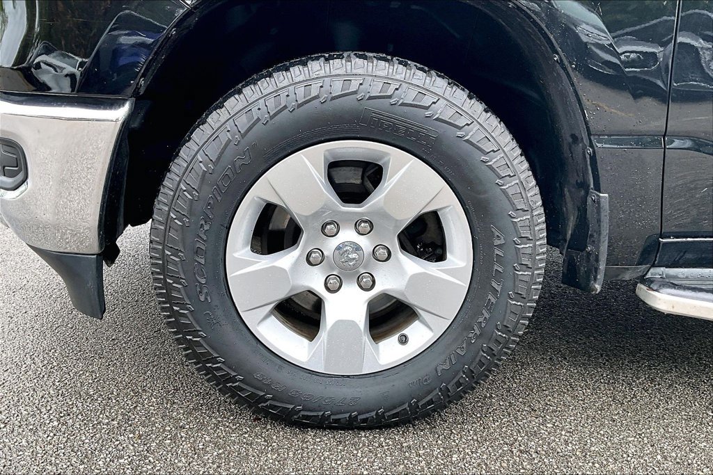 Used 2019 RAM 1500 Big Horn AWD/4WD image 11