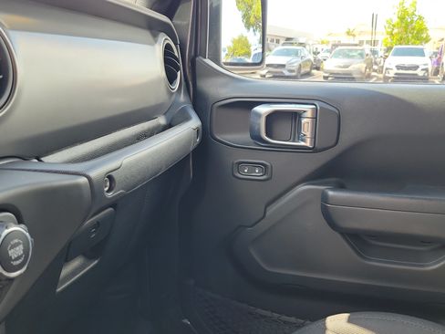 Used 2023 Jeep Gladiator Sport AWD/4WD image 27