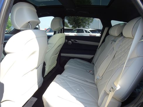 New 2025 Genesis GV80 3.5T Prestige image 13