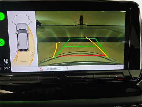 Used 2025 Volkswagen Atlas Cross Sport SEL R-Line image 25