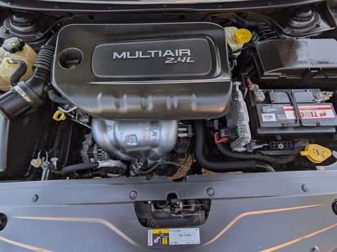 Used 2015 Chrysler 200 Limited w/ Convenience Group image 21