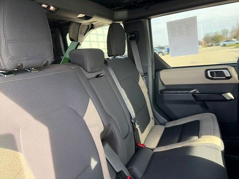 Used 2025 Ford Bronco Big Bend image 37