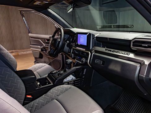 Used 2026 Toyota Tacoma SR5 image 17