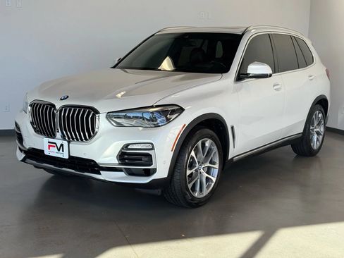 Used 2019 BMW X5 xDrive40i w/ Convenience Package AWD/4WD image 3