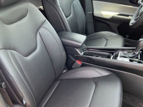 Certified 2025 Jeep Compass Limited AWD/4WD image 16