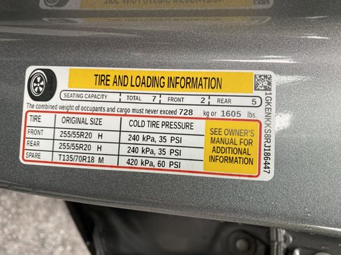 Used 2024 GMC Acadia Elevation image 38