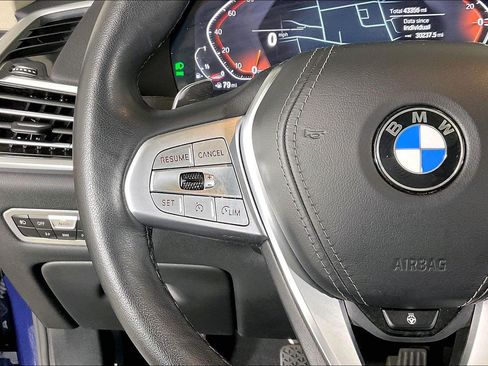 Used 2022 BMW X7 xDrive40i w/ Premium Package AWD/4WD image 16