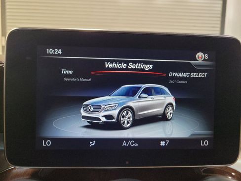 Used 2018 Mercedes-Benz GLC 300 4MATIC image 25