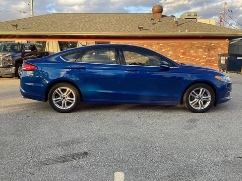 Used 2018 Ford Fusion SE FWD image 10