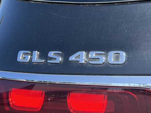 Used 2025 Mercedes-Benz GLS 450 4MATIC image 9