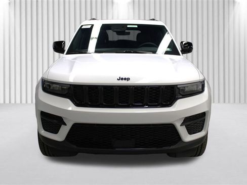 New 2025 Jeep Grand Cherokee Laredo image 39