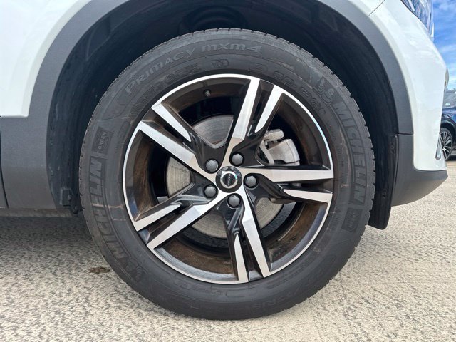 Certified 2024 Volvo XC40 B5 Core AWD/4WD image 11