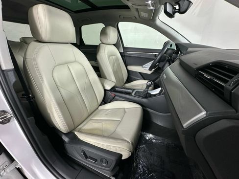 Used 2020 Audi Q3 2.0T Premium Plus w/ Premium Plus Package AWD/4WD image 6
