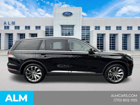 Used 2025 Lincoln Aviator Reserve AWD/4WD image 6